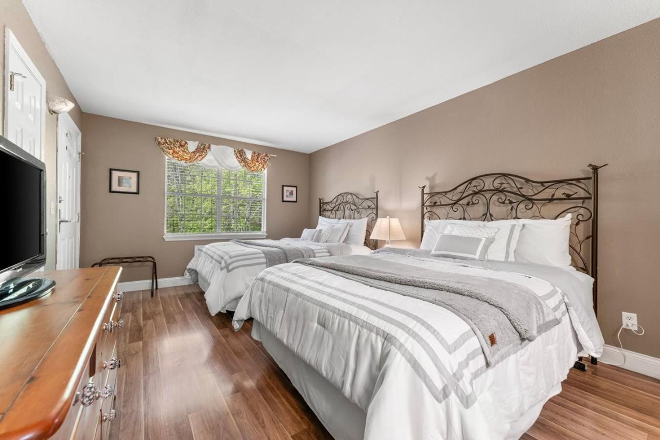Penthouse Thousand Hills Golf Front Condo With Pool Close To 76 And Sleeps 8 Branson Esterno foto